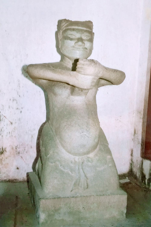 https://bacsynhakhoa.vn/img/nha-khoa-ngan-ha-le-hoi-truyen-thong-Den-Gin-04.jpg